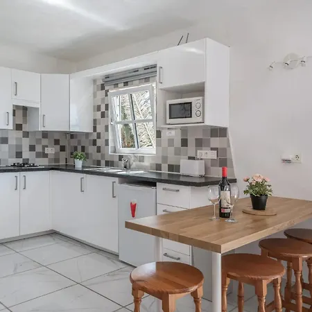 Rosa Eden Apartmán La Asomada (Lanzarote)